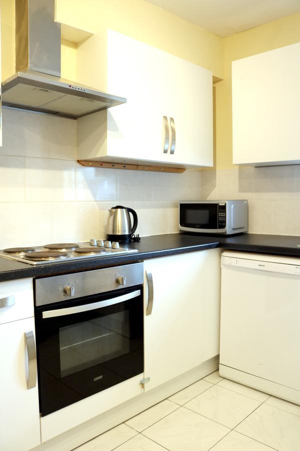 Fine Touch Apartments London Bagian luar foto