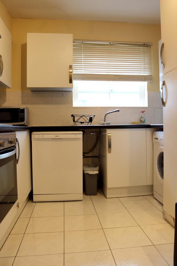 Fine Touch Apartments London Bagian luar foto