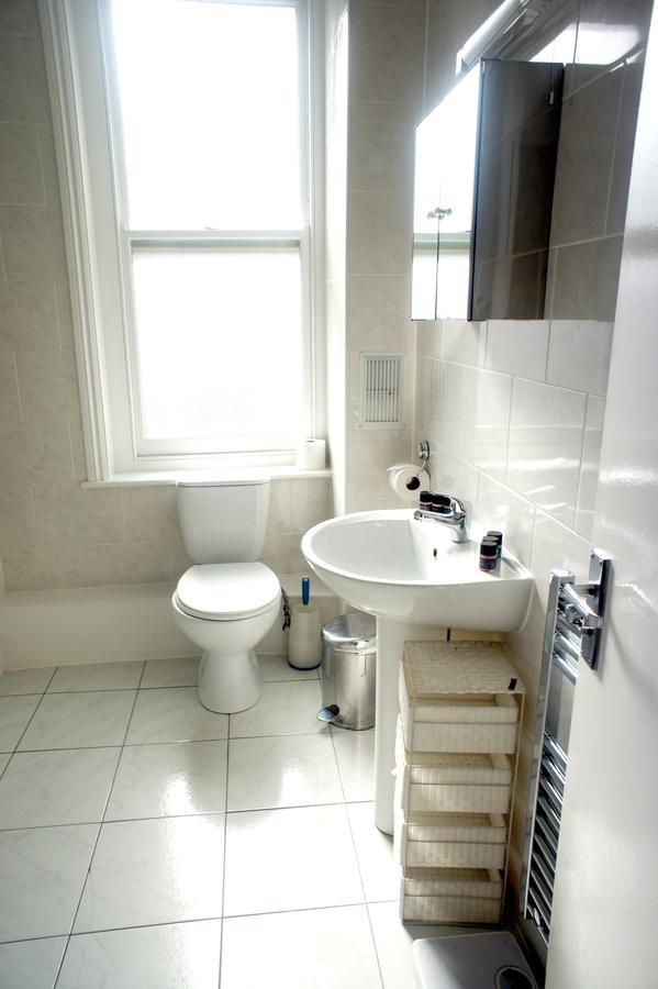 Fine Touch Apartments London Bagian luar foto