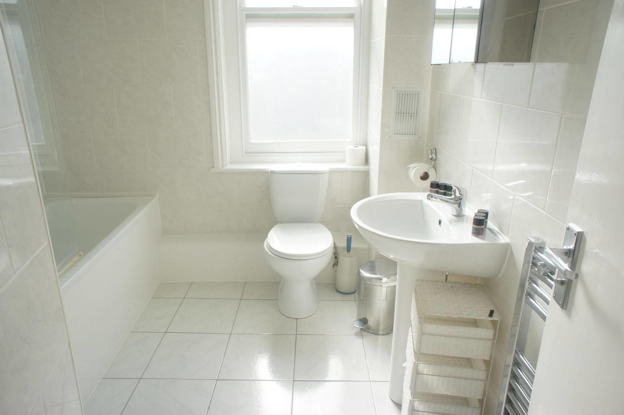 Fine Touch Apartments London Bagian luar foto